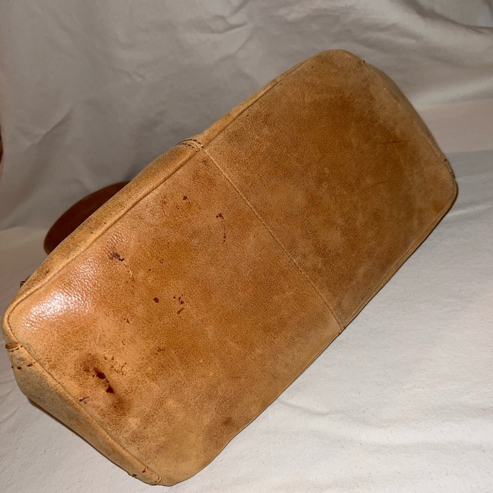 HOBO Classic buffed Leather Shoulder Bag - Women - Picture 8 of 8